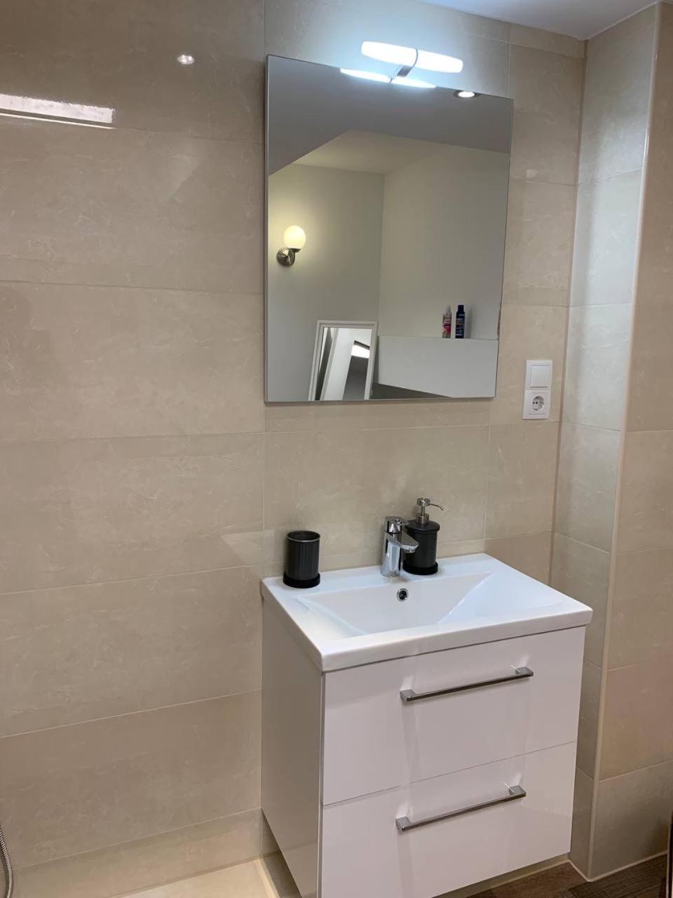 Central Private Rooms In Popular Neighborhood! 科隆 外观 照片